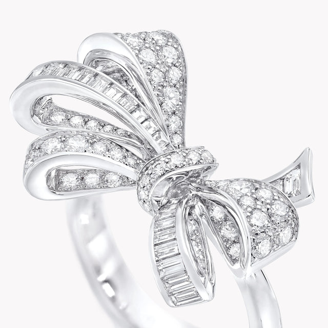 Tilda’s Bow Classic Diamond Ring