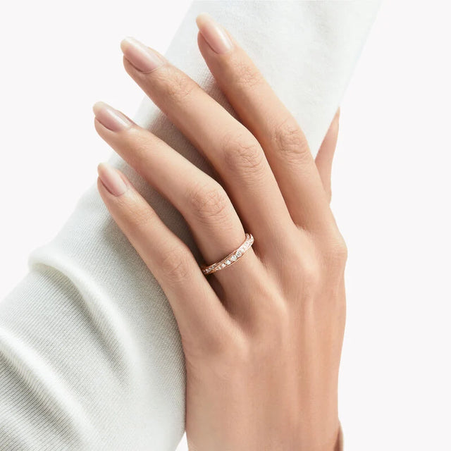 Spiral Pavé Diamond Band