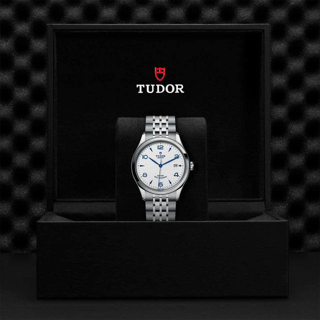 TUDOR 1926 M91550 0005 Presentation