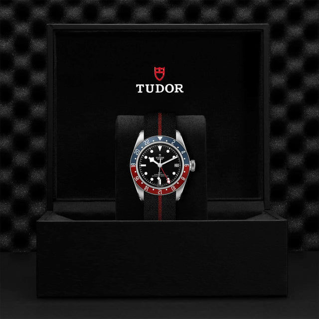 TUDOR Black Bay GMT M79830RB 0003 Presentation