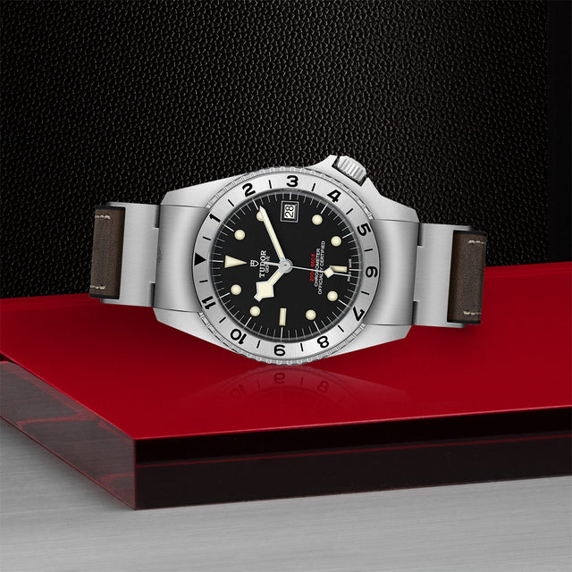 TUDOR Black Bay P01 M70150 0001 Layingdown