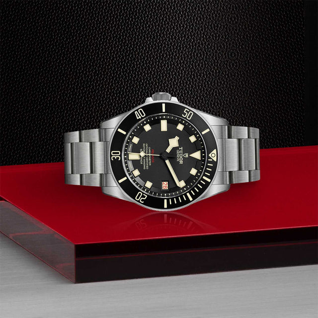 TUDOR Pelagos LHD M25610TNL 0001 Layingdown