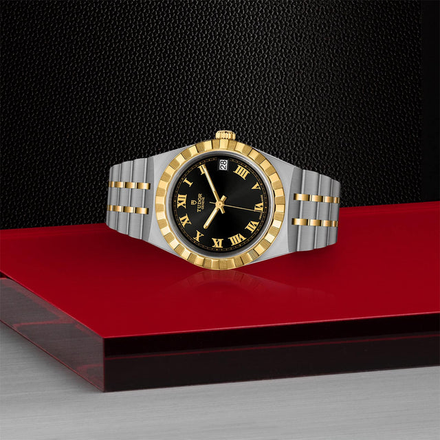 TUDOR Royal M28403 0003 Layingdown