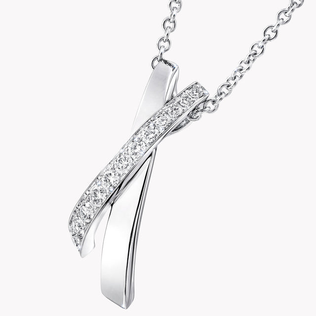 Kiss Diamond Pendant