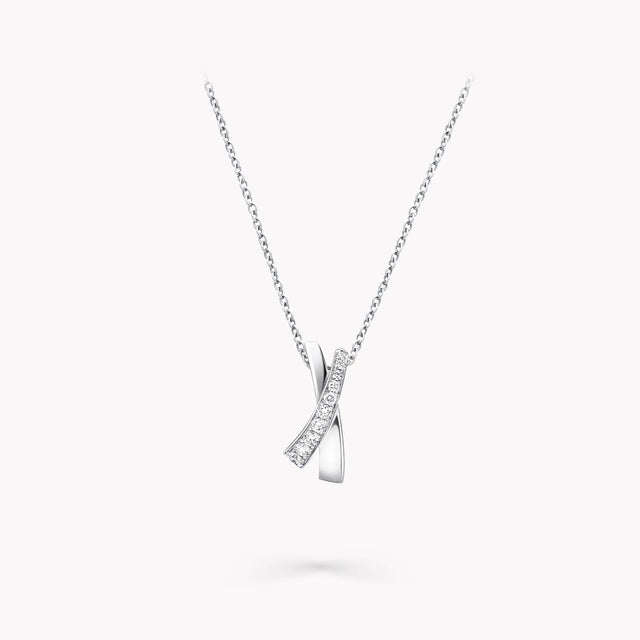 Kiss Diamond Pendant