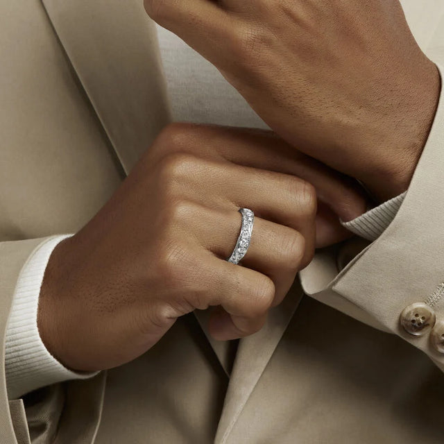 Spiral Pavé Diamond Band