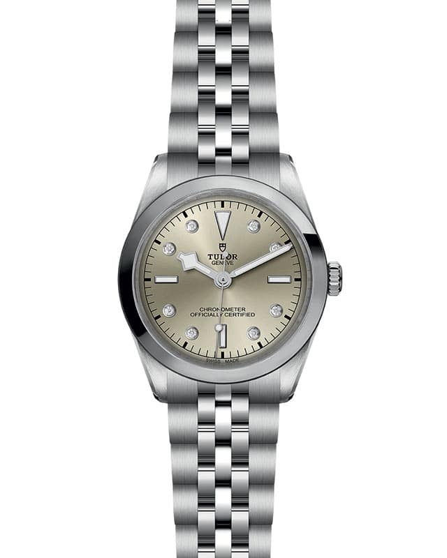 tudor m79640 0006 front facing white background