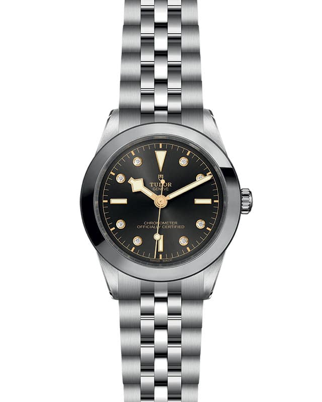 tudor m79660 0004 front facing white background