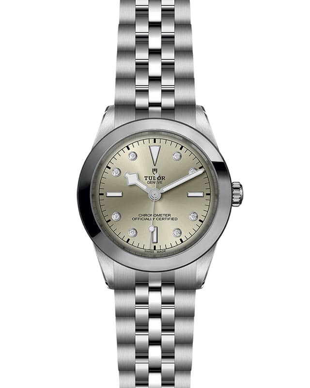 tudor m79660 0006 front facing white background