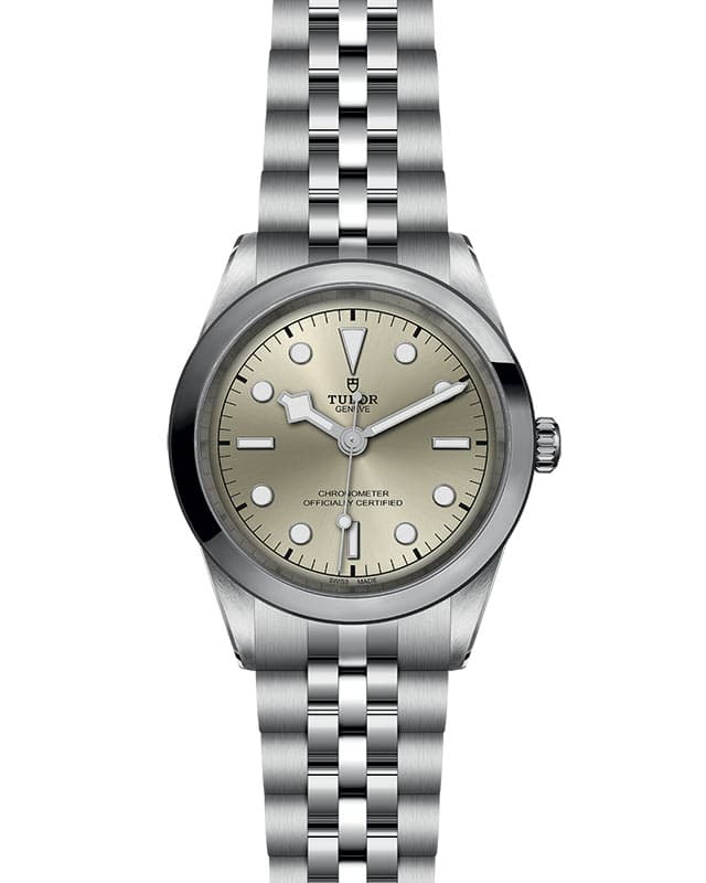 tudor m79680 0003 front facing white background