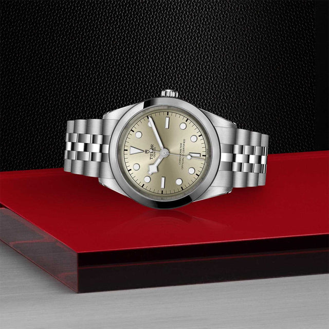 tudor m79680 0003 in store laying down