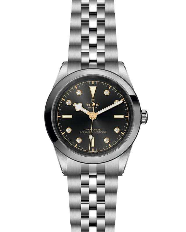 tudor m79680 0004 front facing white background